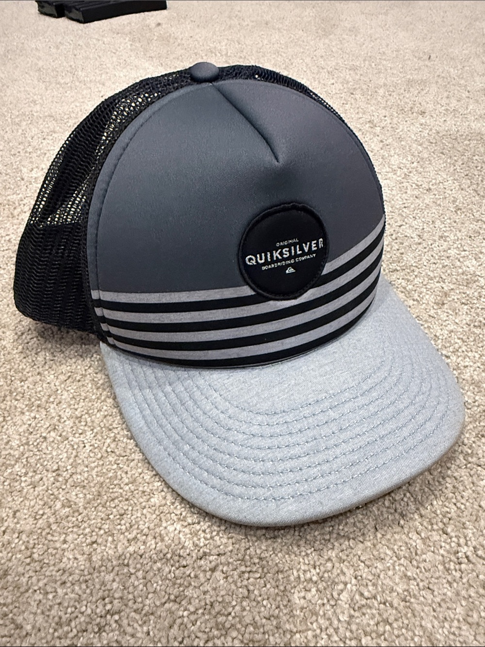 Quiksilver Two-Tone Gray & Black Mesh Trucker Cap Hat